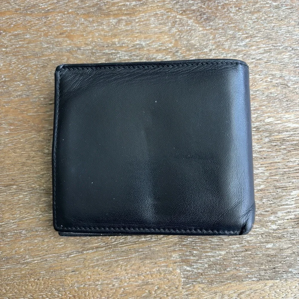 Tumi Delta Single Billfold Wallet Men's Black Leather Wallet With ID Holder